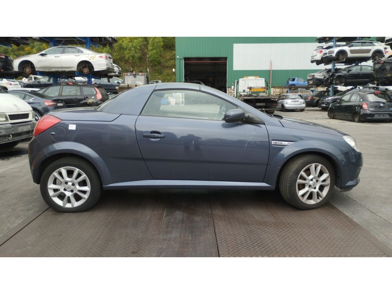 opel tigra twintop (x04) del año 2006