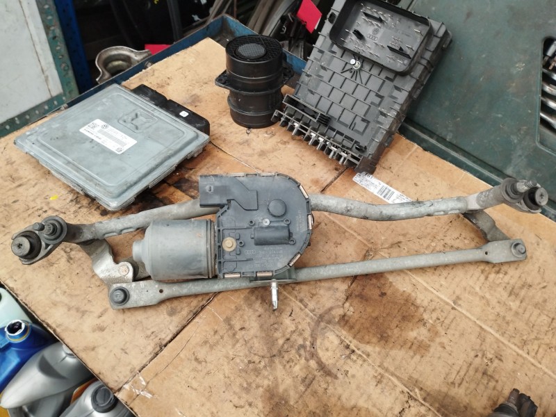 Recambio de motor limpia delantero para audi a3 (8p1) 2.0 tdi referencia OEM IAM 8P1955023K 8P1955119E 0390241995