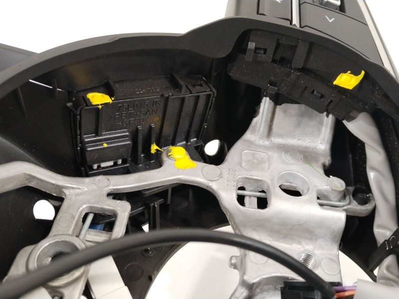 Recambio de volante para suzuki jimny todo terreno, cerrada (a6g) 1.5 allgrip referencia OEM IAM 4811078R60HLF  
