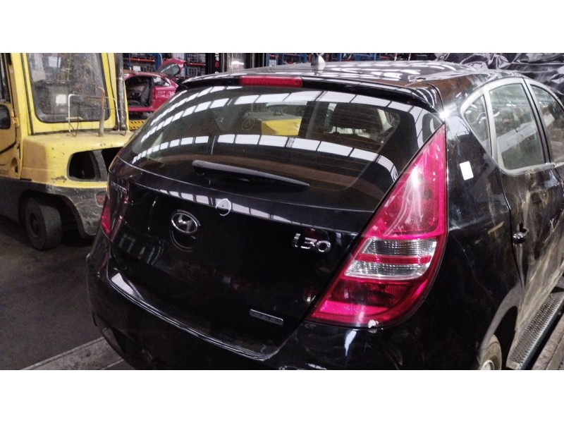 Recambio de porton trasero para hyundai i30 (gd) 1.6 crdi referencia OEM IAM 737002R010  