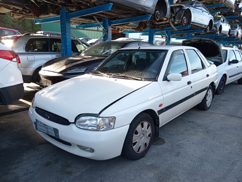 ford escort vi sedán (gal, afl) del año 1998
