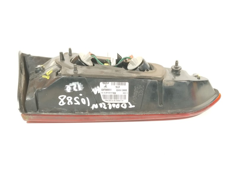 Recambio de piloto trasero derecho en porton para hyundai i20 classic referencia OEM IAM 92404C8000  