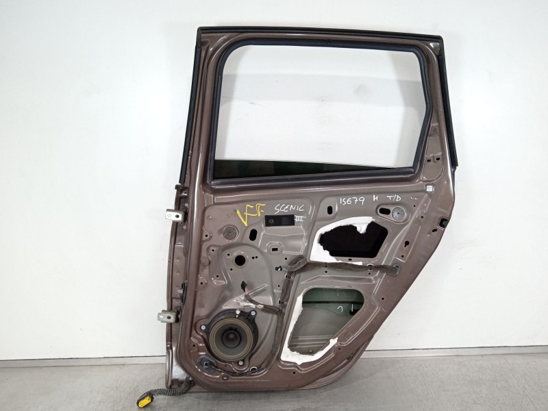 Recambio de puerta trasera derecha para renault scénic iii (jz0/1_) 1.2 tce referencia OEM IAM 821009283R  