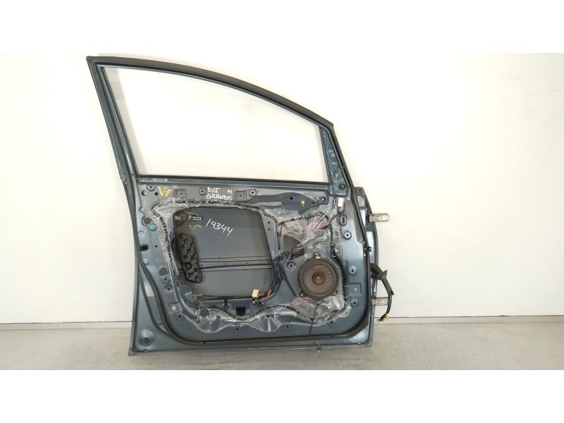Recambio de puerta delantera izquierda para mitsubishi grandis (na_w) 2.0 di-d (na8w) referencia OEM IAM 5700A035  
