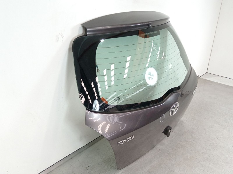 Recambio de porton trasero para toyota yaris (ksp9/scp9/nlp9) básico referencia OEM IAM 670050D030  