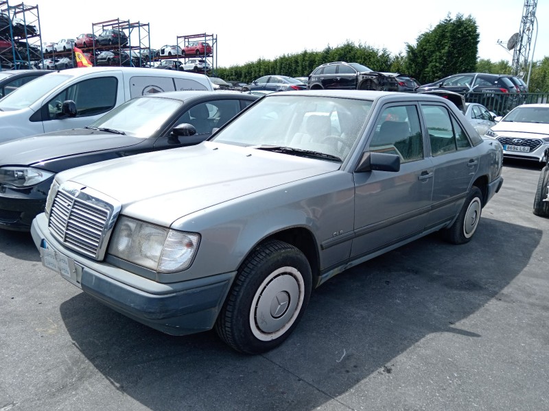 mercedes-benz 123 sedán (w123) del año 1998