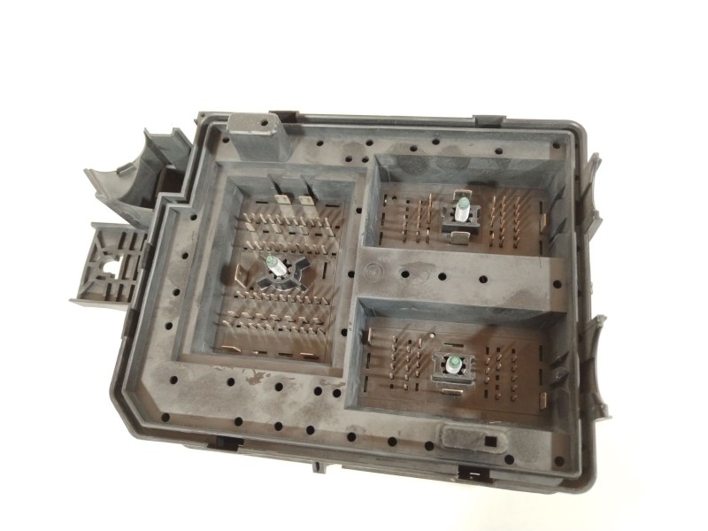 Recambio de caja reles / fusibles para opel mokka / mokka x (j13) 1.4 (_76) referencia OEM IAM 94520915  