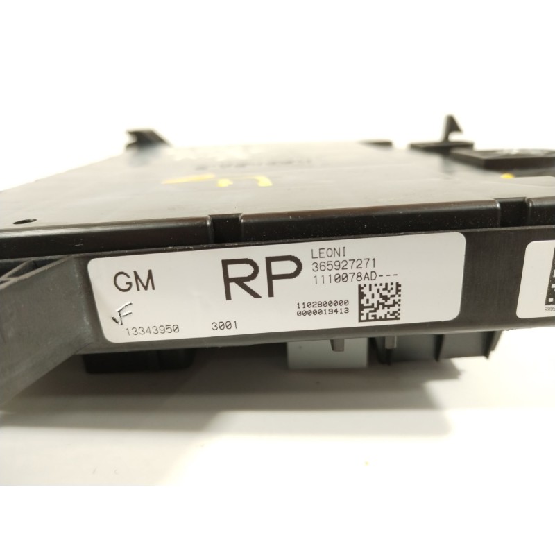 Recambio de caja reles / fusibles para opel astra j (p10) 1.7 cdti (68) referencia OEM IAM 13343950 365927271 