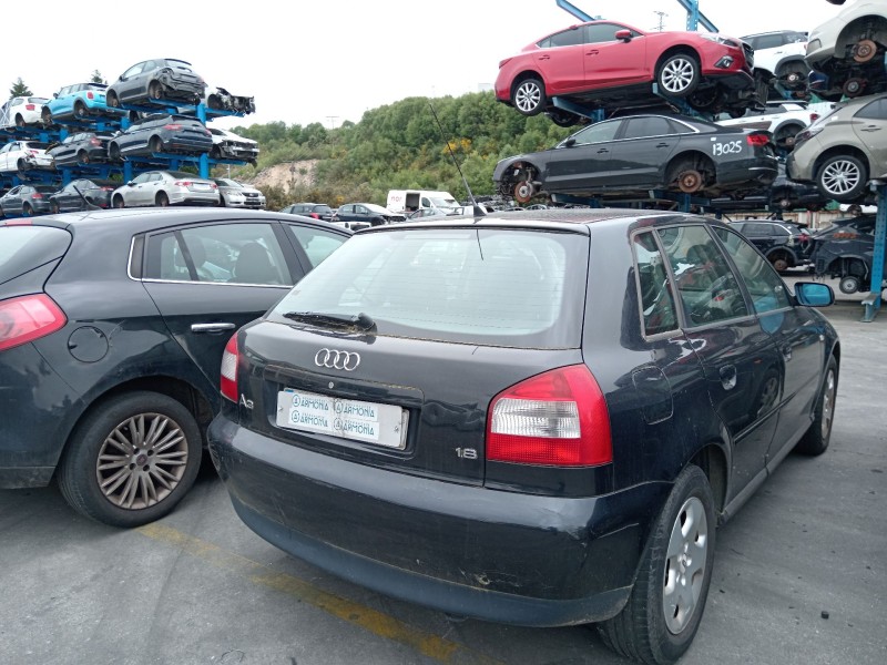 audi a3 (8l1) del año 2000