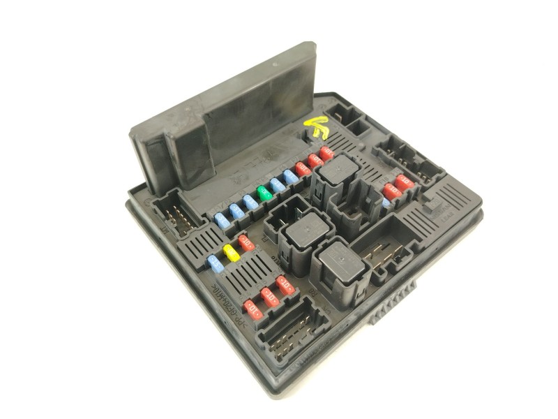 Recambio de caja reles / fusibles para nissan qashqai i (j10, nj10) 2.0 referencia OEM IAM 284B7JD00B  