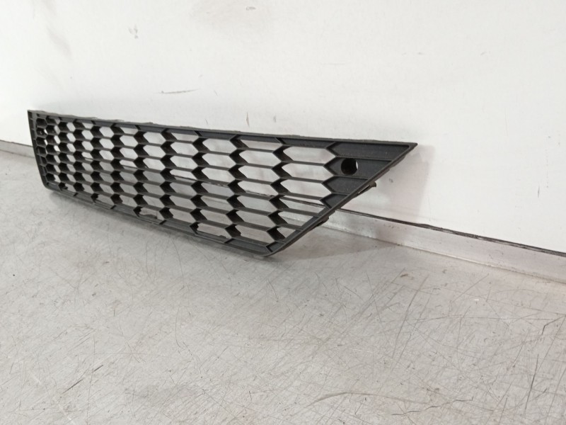 Recambio de rejilla paragolpes delantero para seat leon st (5f8) 1.5 tsi referencia OEM IAM 5F0853667J 5F0853667J9B9 