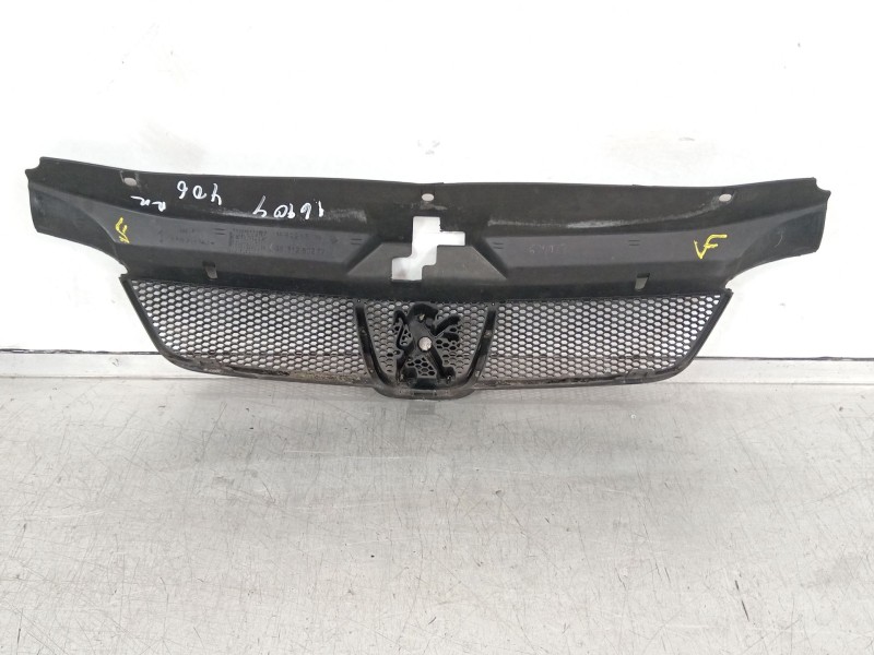 Recambio de rejilla delantera para peugeot 406 (8b) 2.0 hdi 90 referencia OEM IAM 9631250277 1852263016 