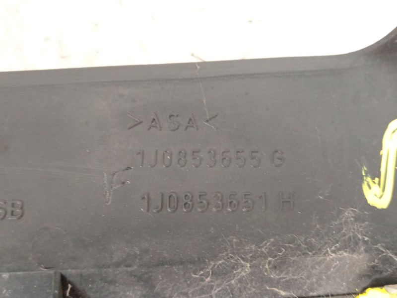 Recambio de rejilla delantera para volkswagen golf iv (1j1) 1.6 16v referencia OEM IAM 1J0853655G 1J0853651H 1J0853653C