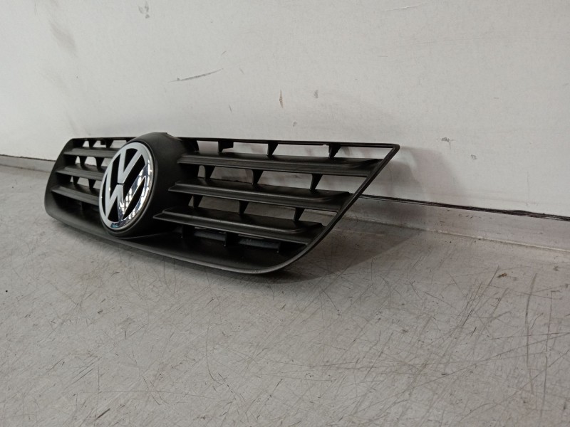 Recambio de rejilla delantera para volkswagen polo iv (9n_, 9a_) 1.2 12v referencia OEM IAM 6Q0853653E 1T0853601A 