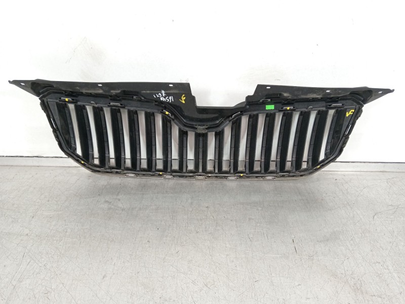 Recambio de rejilla delantera para skoda yeti (5l) 2.0 tdi referencia OEM IAM 5L0853668A 5L0010729H 5L0853343