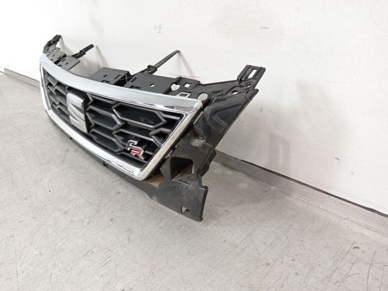 Recambio de rejilla delantera para seat leon st (5f8) 1.5 tsi referencia OEM IAM 5F0853651L 5F0853654J 