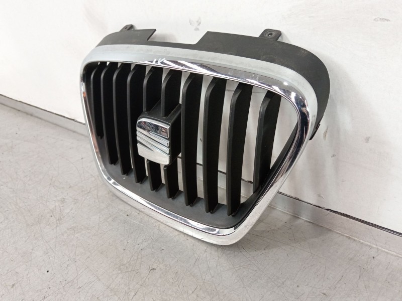 Recambio de rejilla delantera para seat altea (5p1) 2.0 tdi 16v referencia OEM IAM 5P9855654 5P0853679A 