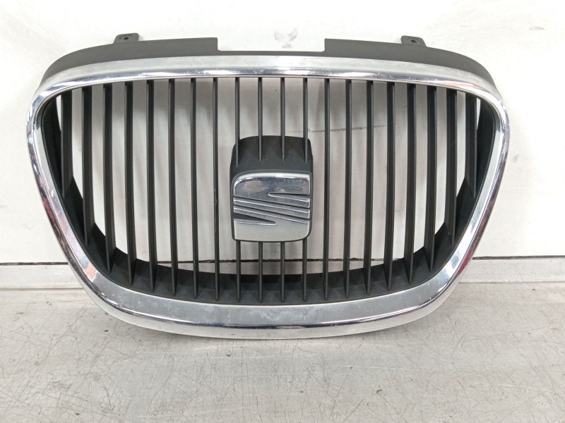 Recambio de rejilla delantera para seat leon (1p1) 2.0 tdi 16v referencia OEM IAM 1P0853654A 5P0853679A 