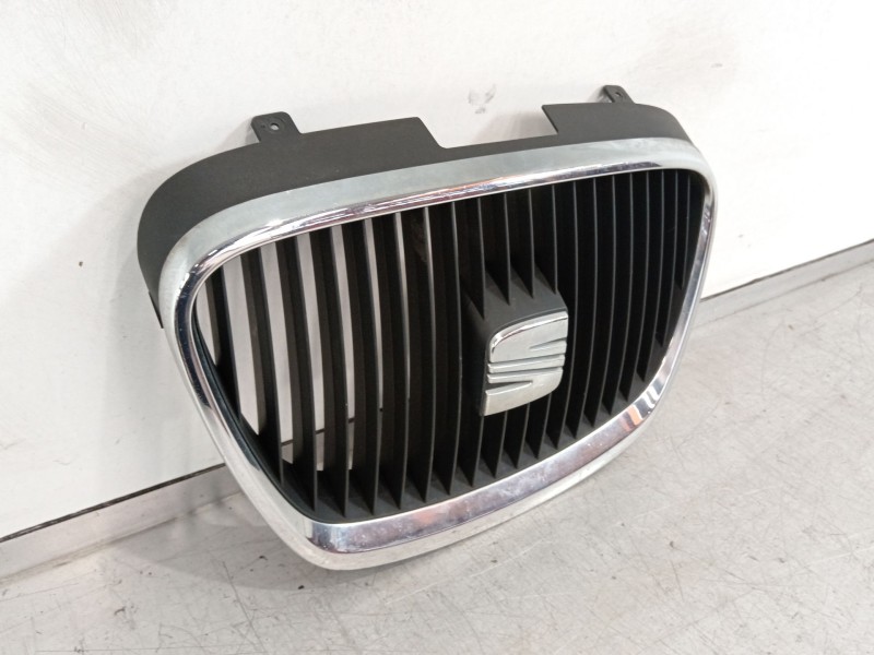 Recambio de rejilla delantera para seat leon (1p1) 2.0 tdi 16v referencia OEM IAM 1P0853654A 5P0853679A 