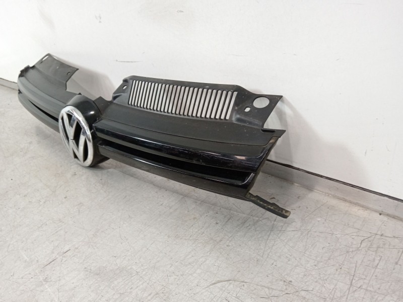 Recambio de rejilla delantera para volkswagen golf vi (5k1) 1.6 tdi referencia OEM IAM 5K0853653 5K0853651AF 