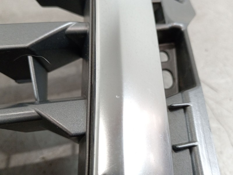 Recambio de rejilla delantera para audi q2 (gab, gag) 35 tfsi referencia OEM IAM 81A853651 81A853037 