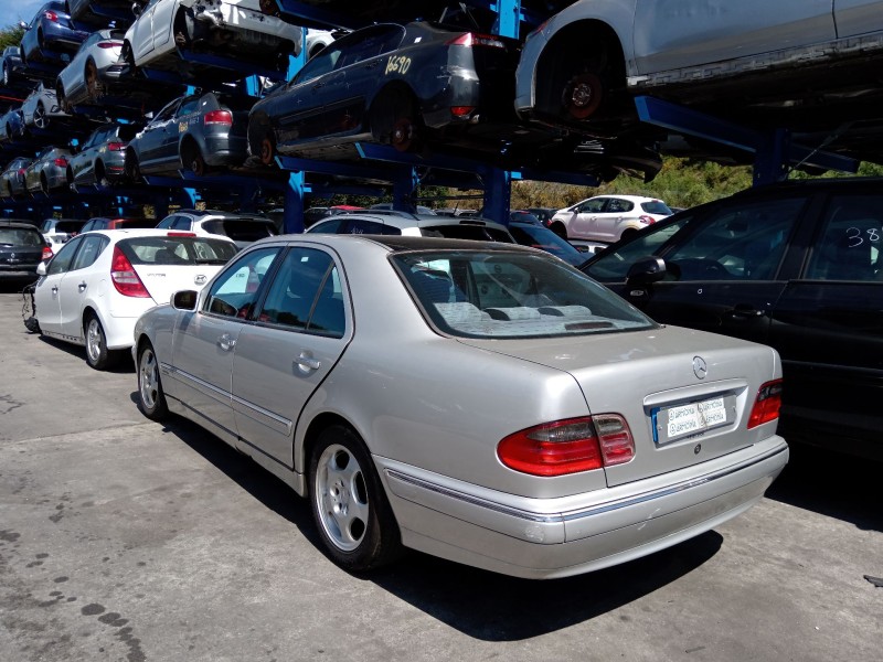 mercedes-benz clase e (w210) del año 2000
