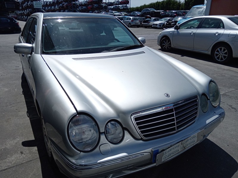 mercedes-benz clase e (w210) del año 2000