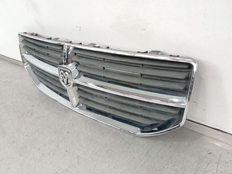 Recambio de rejilla delantera para dodge caliber 2.0 crd referencia OEM IAM 1JA96TRMAA 68043938AA 