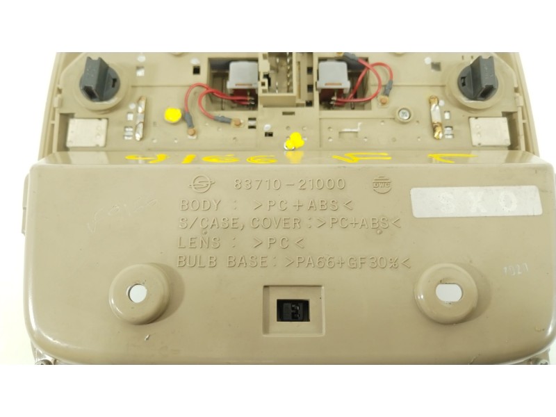Recambio de luz interior para ssangyong rodius xdi referencia OEM IAM 8371021000  8110021001