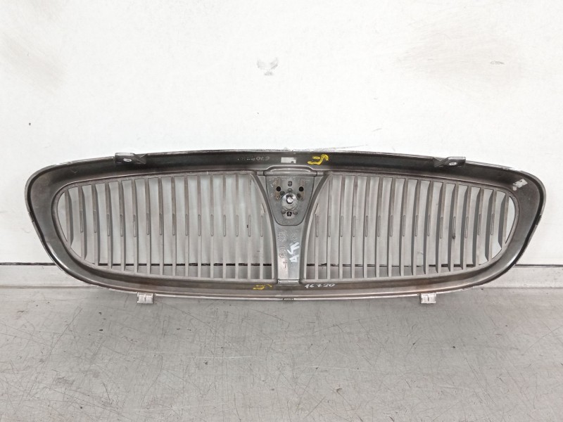 Recambio de rejilla delantera para rover 25 i hatchback (rf) 2.0 idt referencia OEM IAM DHT100040  