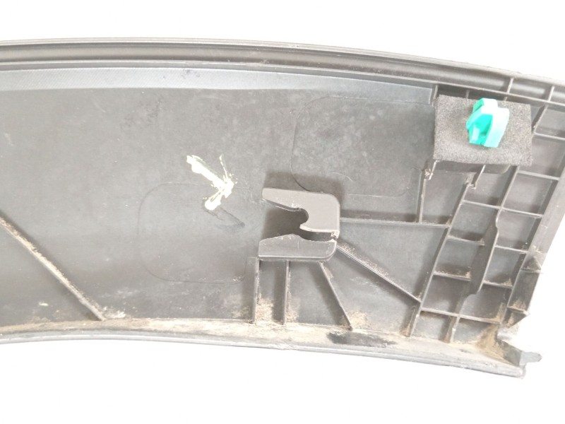 Recambio de aletin delantero izquierdo para hyundai tucson essence bluedrive 2wd referencia OEM IAM 87713D7000  