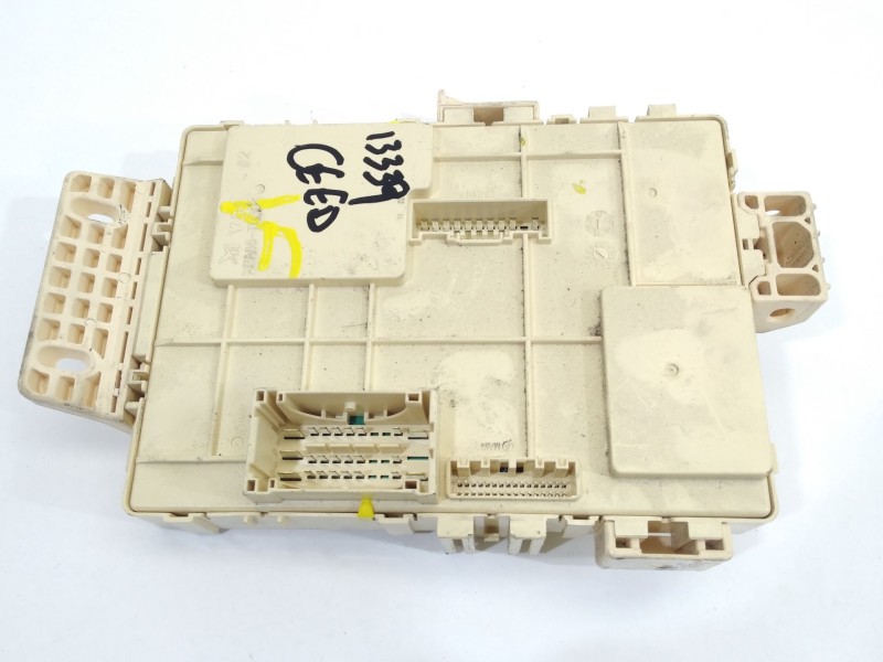 Recambio de caja reles / fusibles para kia cee´d (jd) 1.6 crdi 136 referencia OEM IAM 91950A2170  