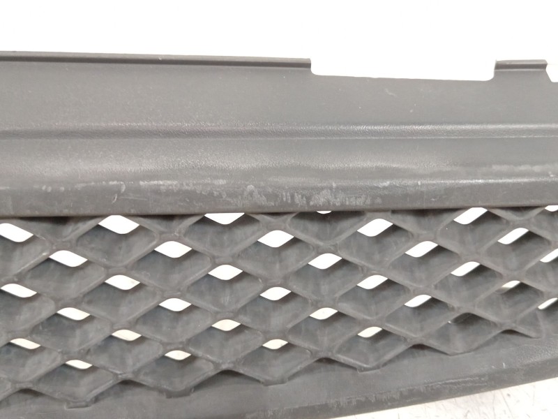 Recambio de rejilla delantera para ford fiesta v (jh_, jd_) 1.4 tdci referencia OEM IAM 2S618A133BW  