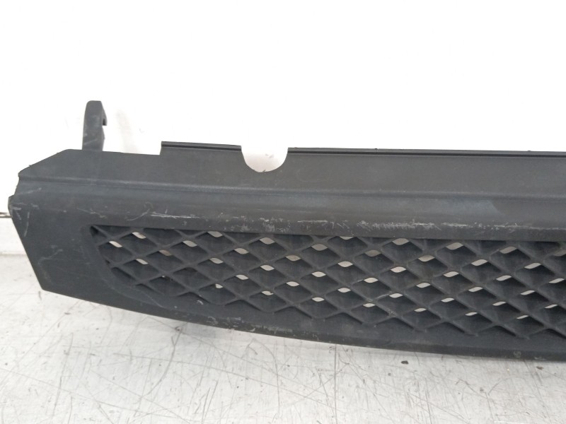 Recambio de rejilla delantera para ford fiesta v (jh_, jd_) 1.4 16v referencia OEM IAM 2S618A133BW  