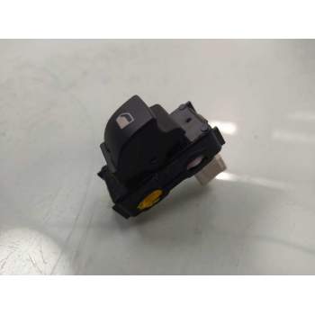 MANDO ELEVALUNAS DELANTERO DERECHO 96751115ZD 