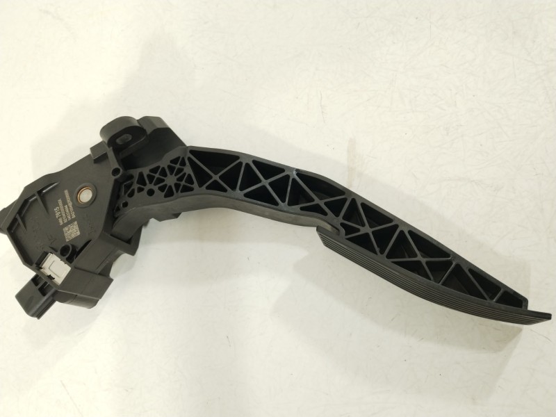 Recambio de potenciometro pedal para opel insignia b grand sport (z18) 2.0 turbo referencia OEM IAM 84657615  