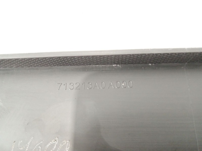 Recambio de moldura para honda cr-v vi hybrid referencia OEM IAM 713213a0a000  