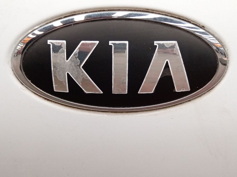 Recambio de porton trasero para kia cee´d spirit referencia OEM IAM 73700A2000  
