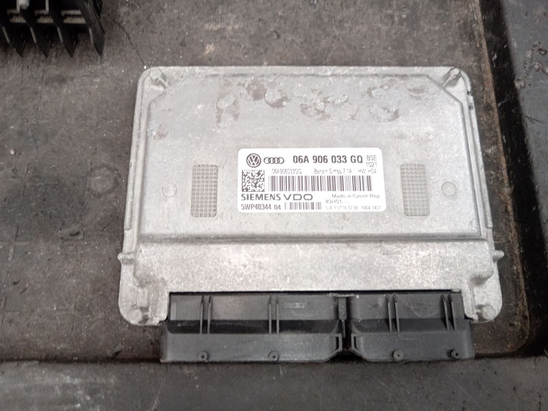 Recambio de centralita motor uce para audi a3 sportback (8pa) 1.6 referencia OEM IAM 06A906033GQ 5WP4034404 