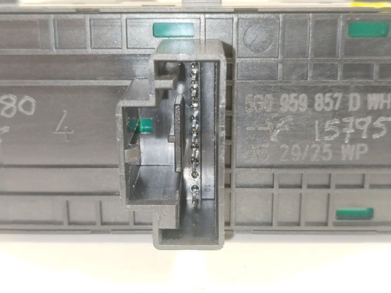 Recambio de mando elevalunas delantero izquierdo para cupra leon (kl1, ku1, kug) 2.0 tsi referencia OEM IAM 5G0959857D  