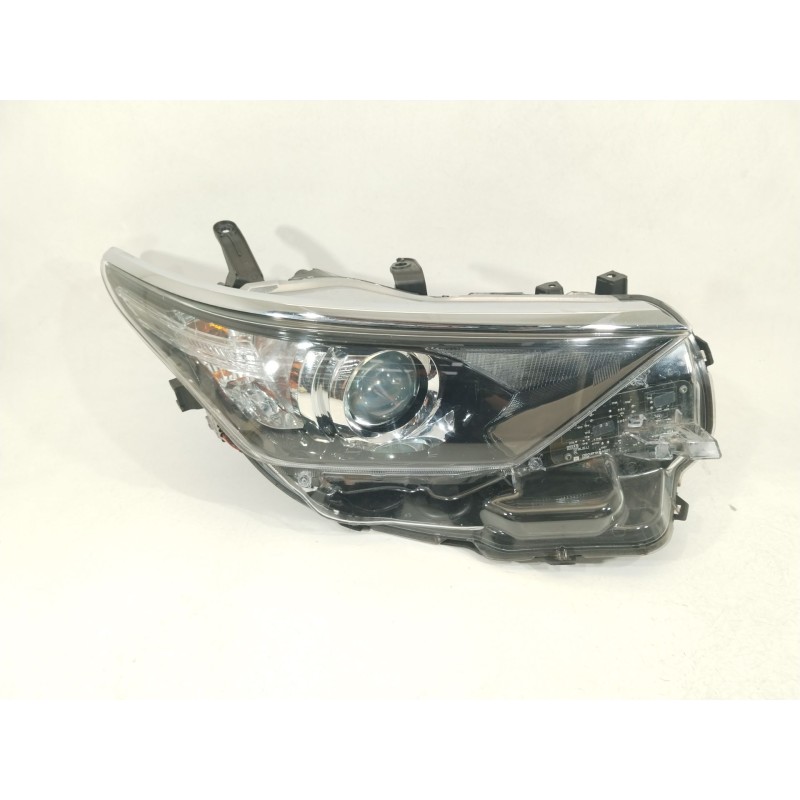 Recambio de faro derecho para toyota auris station wagon (_e18_) 1.8 hybrid (zwe186_) referencia OEM IAM 8113002K30 90078097 