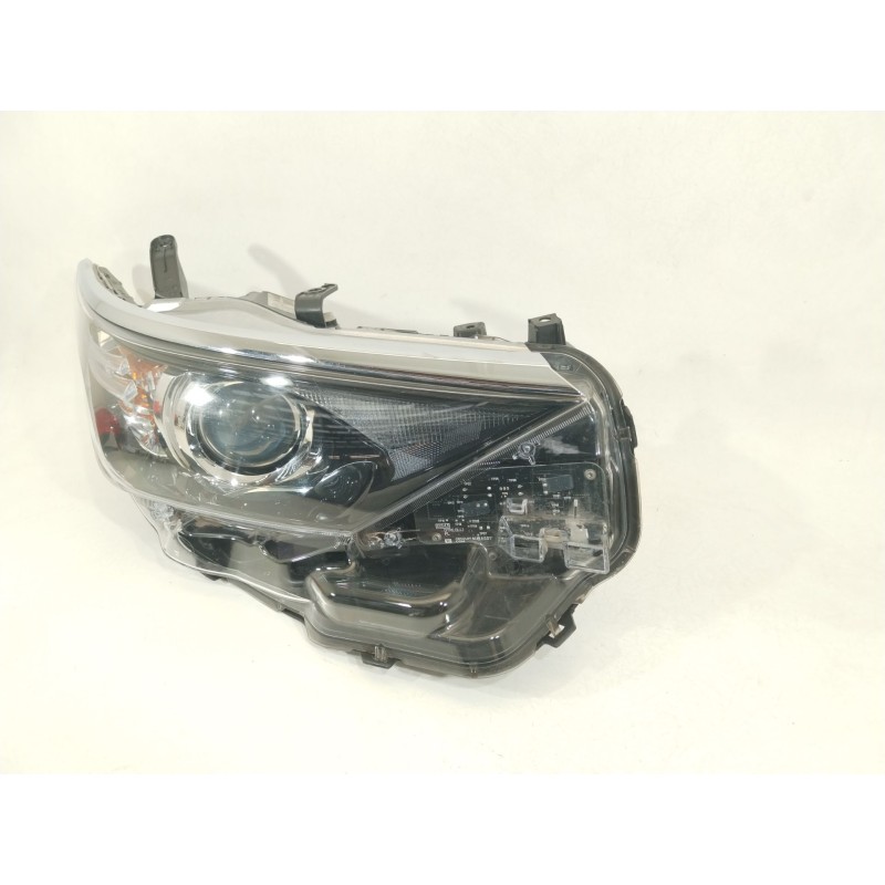 Recambio de faro derecho para toyota auris station wagon (_e18_) 1.8 hybrid (zwe186_) referencia OEM IAM 8113002K30 90078097 