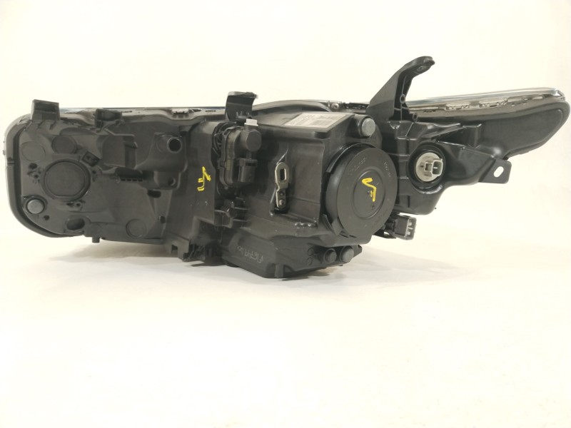 Recambio de faro derecho para toyota auris station wagon (_e18_) 1.8 hybrid (zwe186_) referencia OEM IAM 8113002K30 90078097 