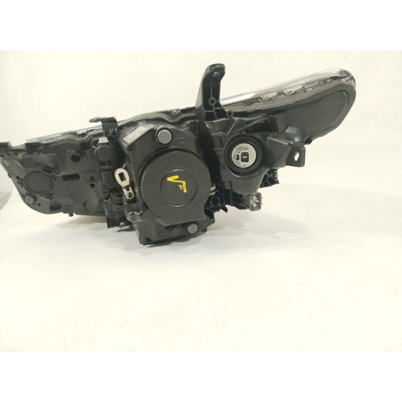 Recambio de faro derecho para toyota auris station wagon (_e18_) 1.8 hybrid (zwe186_) referencia OEM IAM 8113002K30 90078097 