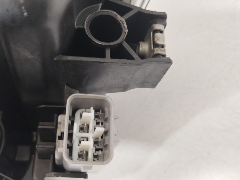 Recambio de faro derecho para toyota auris station wagon (_e18_) 1.8 hybrid (zwe186_) referencia OEM IAM 8113002K30 90078097 
