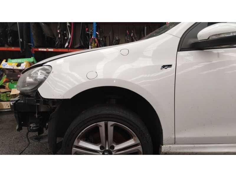 Recambio de aleta delantera izquierda para volkswagen golf vi (5k1) 2.0 tdi referencia OEM IAM   