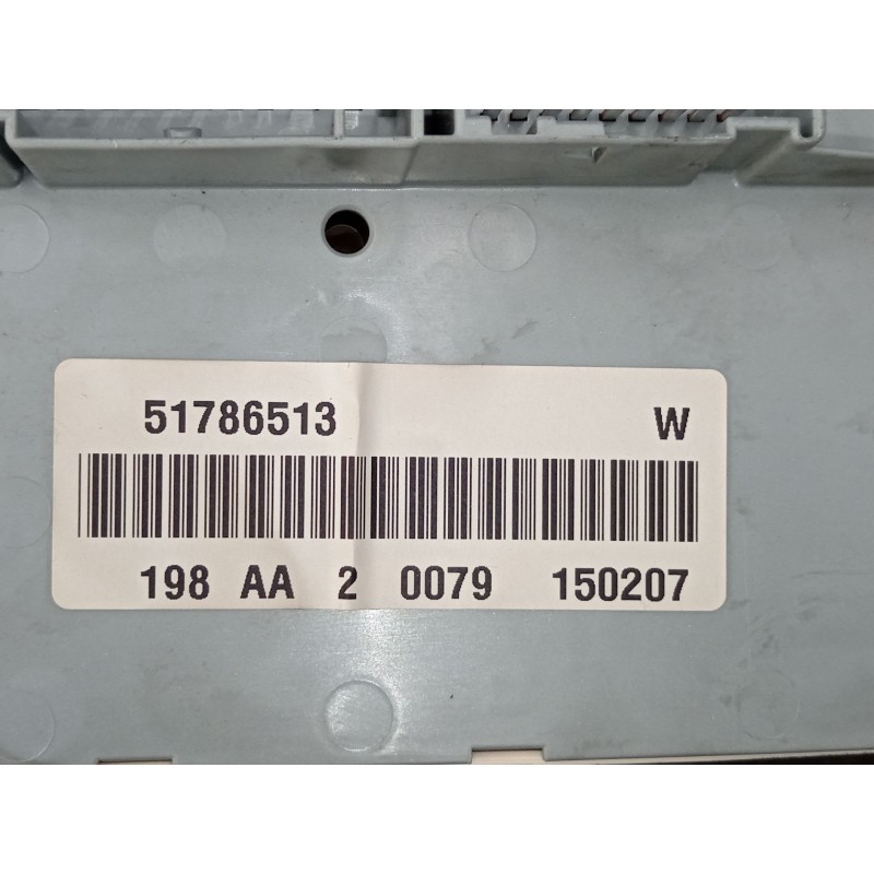 Recambio de caja reles / fusibles para fiat bravo ii (198_) 1.9 d multijet (198axb1a) referencia OEM IAM 51786513  