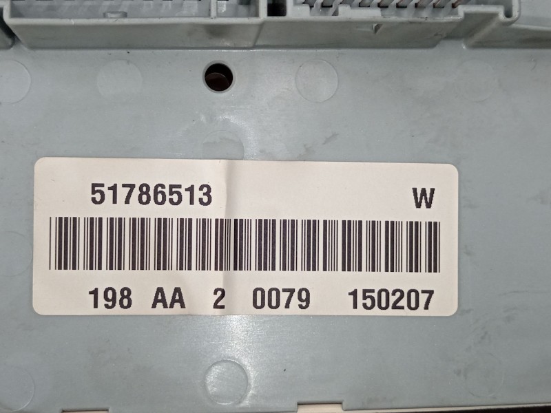 Recambio de caja reles / fusibles para fiat bravo ii (198_) 1.9 d multijet (198axb1a) referencia OEM IAM 51786513  