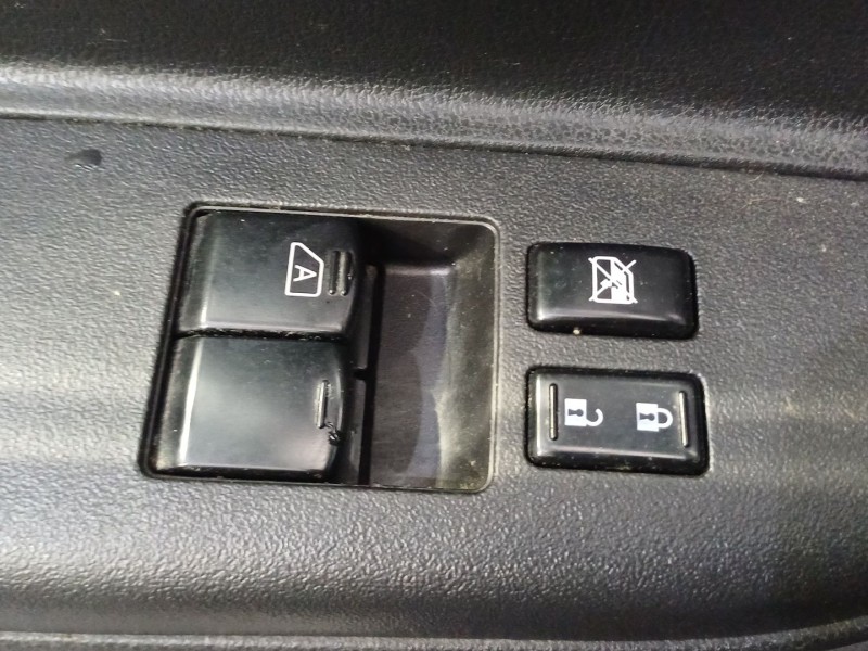 Recambio de mando elevalunas delantero izquierdo para nissan micra iv (k13k, k13kk) 1.2 referencia OEM IAM 254011HB0C  