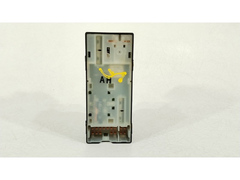 Recambio de mando elevalunas delantero izquierdo para nissan micra iv (k13k, k13kk) 1.2 referencia OEM IAM 254011HB0C  